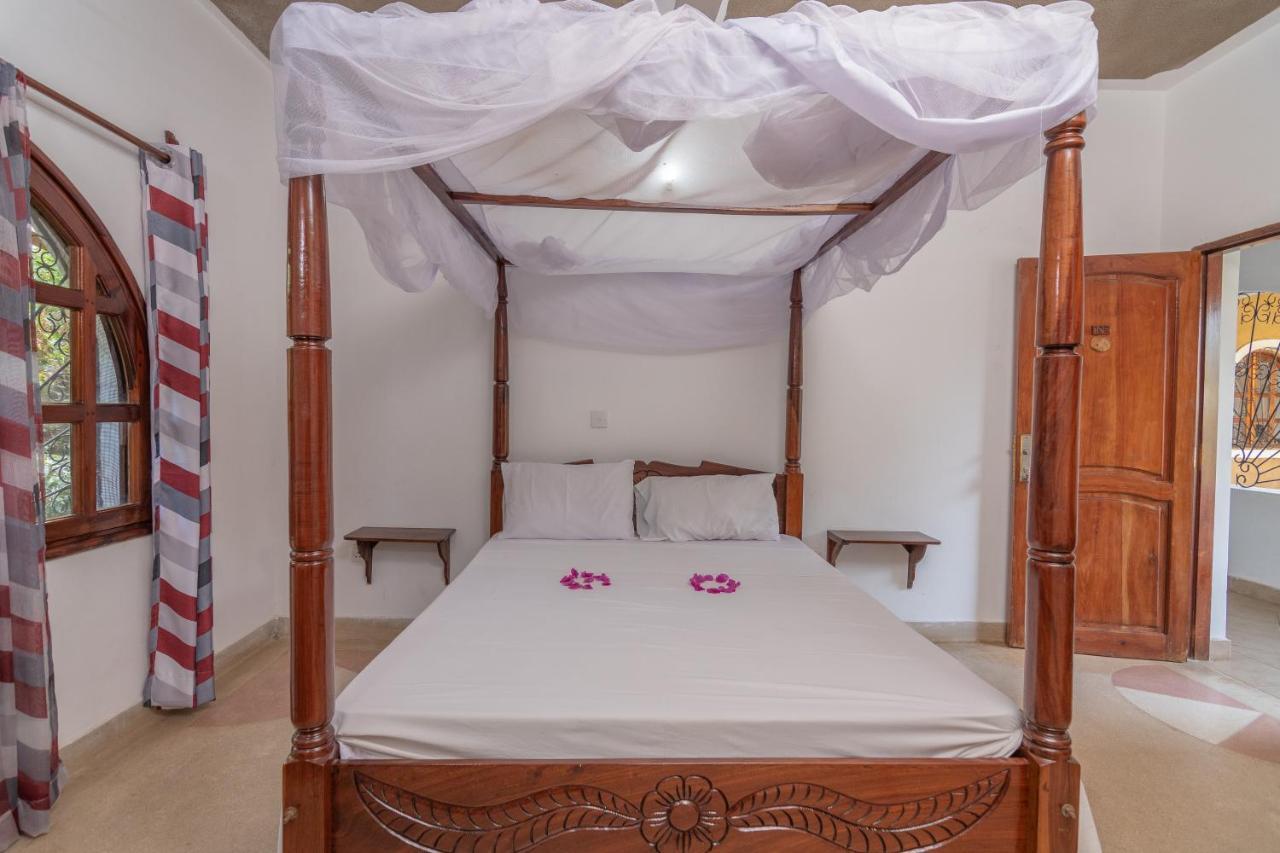 Joysvilla Family Holiday Home Малинди Екстериор снимка